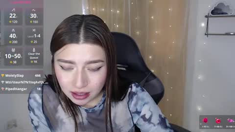 Snapshot of mily_thomson_b chatting on February 2025 08:18:01 PM Mily online show from February 2025 08:18:01 PM