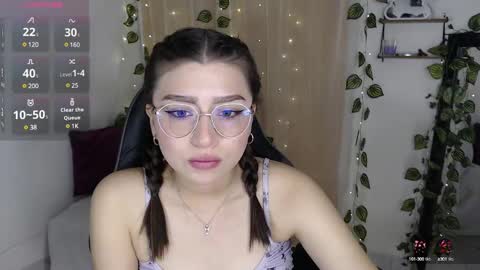 Snapshot of mily_thomson_b chatting on March 2025 11:35:02 PM Mily online show from March 2025 11:35:02 PM