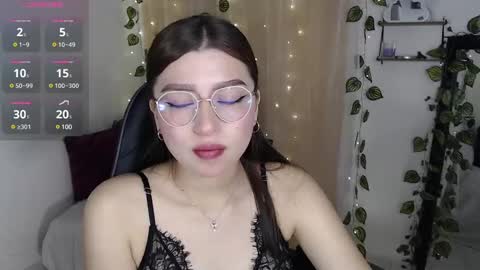 Snapshot of mily_thomson_b chatting on March 2025 08:49:01 PM Mily online show from March 2025 08:49:01 PM