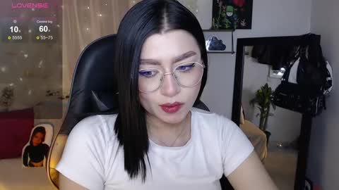 Snapshot of mily_thomson_b chatting on September 2025 12:02:02 AM Mily online show from September 2025 12:02:02 AM