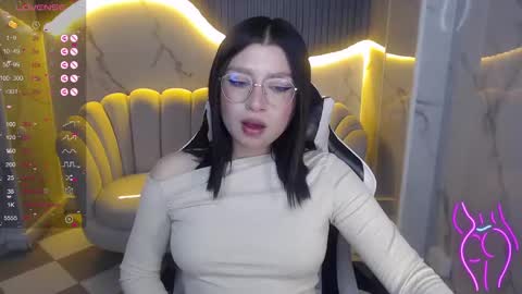 Snapshot of mily_thomson_b chatting on October 2025 12:59:01 PM Mily online show from October 2025 12:59:01 PM