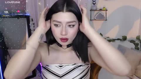 Snapshot of mily_thomson_b chatting on November 2025 12:32:01 AM Mily online show from November 2025 12:32:01 AM