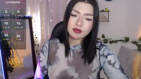 Snapshot of mily_thomson_b chatting on November 2025 02:28:02 PM Mily online show from November 2025 02:28:02 PM