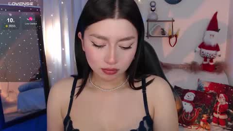 Snapshot of mily_thomson_b chatting on December 2025 01:15:01 PM Mily online show from December 2025 01:15:01 PM