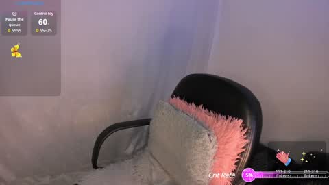 Snapshot of milysauria_ chatting on January 2025 08:52:01 AM Mily online show from January 2025 08:52:01 AM