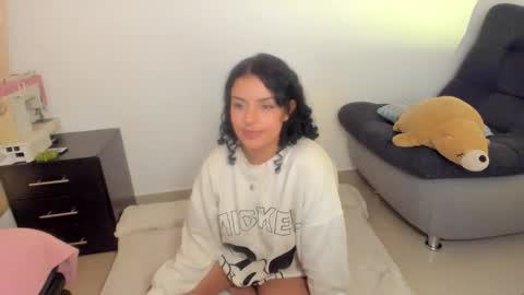 Snapshot of mimi_sa chatting on June 2026 03:40:02 AM Mimii online show from June 2026 03:40:02 AM