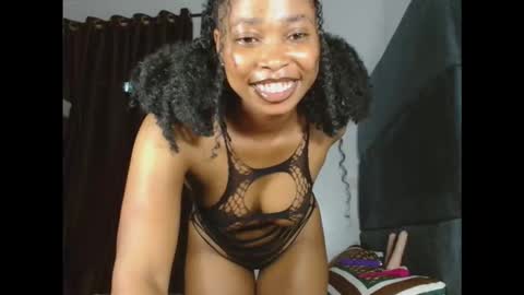 Snapshot of mimiluv6 chatting on December 2025 04:01:01 PM mimi online show from December 2025 04:01:01 PM