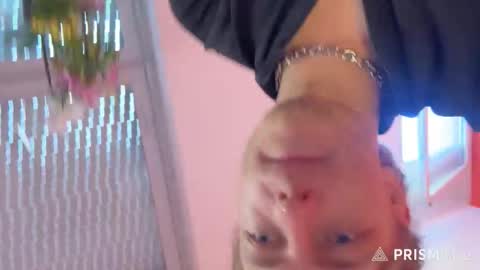 mimiro12 online show from October 2025 01:00:02 PM