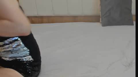 mimixo99 online show from October 2025 09:04:02 PM