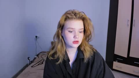 hi Im Mina  online show from November 2025 09:19:02 AM