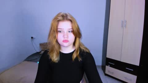 hi Im Mina  online show from December 2025 02:30:01 AM