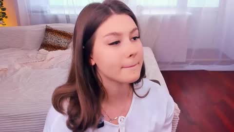 Mindi online show from October 2025 07:18:02 AM