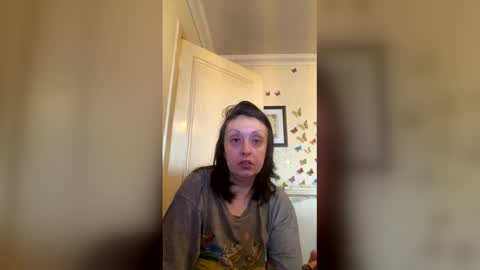 please subscribe to my fansly  please no video or photos must be recorded or re sold online show from April 2026 11:37:02 AM