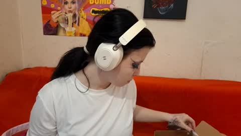 Mindy online show from February 2026 06:37:01 AM