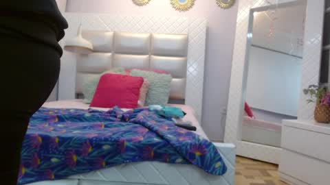 minene_mikami online show from April 2026 12:16:02 PM