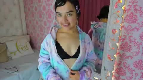 Snapshot of mini_rouse chatting on June 2026 05:00:02 PM Mini Rouse online show from June 2026 05:00:02 PM