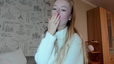 Snapshot of minidiva_ chatting on October 2025 07:57:02 PM Amelia online show from October 2025 07:57:02 PM