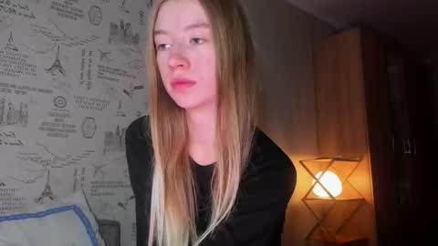 Snapshot of minidiva_ chatting on November 2025 06:32:01 PM Amelia online show from November 2025 06:32:01 PM