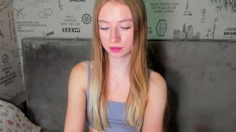 Snapshot of minidiva_ chatting on November 2025 09:17:01 PM Amelia online show from November 2025 09:17:01 PM