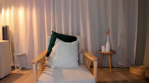 Snapshot of minnie_jin chatting on November 2025 01:44:02 PM minnie_jin online show from November 2025 01:44:02 PM