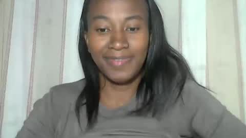 minouch211907 online show from February 2026 03:01:01 AM