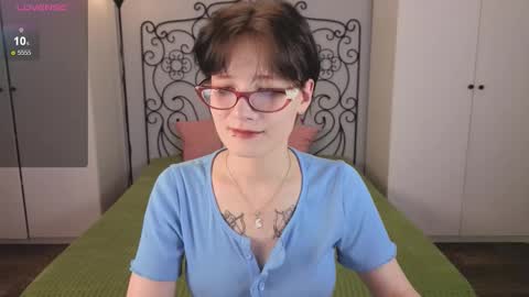 Snapshot of mint_fairy chatting on September 2025 03:16:01 PM Olivia online show from September 2025 03:16:01 PM