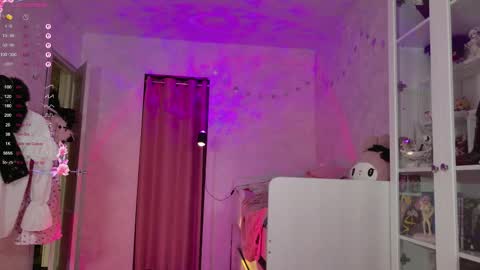 Mira online show from December 2025 08:04:01 PM