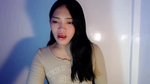 Snapshot of mira_luna222 chatting on December 2024 11:09:01 PM Mira Bella online show from December 2024 11:09:01 PM