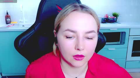 Snapshot of mira_mermayd chatting on April 2026 02:07:02 AM Mira online show from April 2026 02:07:02 AM
