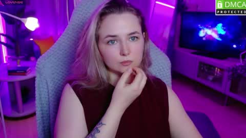 Snapshot of mira_mermayd chatting on May 2026 11:12:03 PM Mira online show from May 2026 11:12:03 PM
