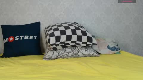 Snapshot of mira_one_ chatting on December 2024 10:45:02 AM mira_one_ online show from December 2024 10:45:02 AM