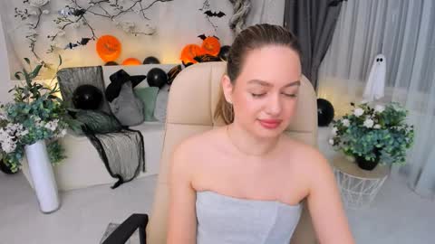 Emma online show from November 2025 07:26:01 PM