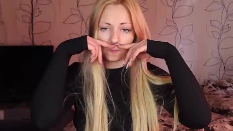 Snapshot of mirahardmanxx chatting on March 2025 11:53:02 AM Happy New Year online show from March 2025 11:53:02 AM