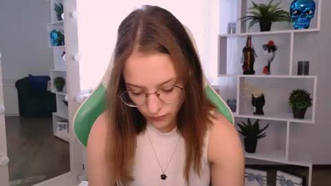Snapshot of miranda__low chatting on July 2026 05:45:02 AM Miranda online show from July 2026 05:45:02 AM