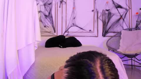 Snapshot of miranda_villa chatting on November 2025 01:02:01 PM Miranda online show from November 2025 01:02:01 PM