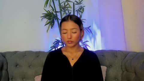 Snapshot of miranda_villa chatting on December 2025 12:53:02 PM Miranda online show from December 2025 12:53:02 PM