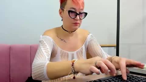 mirandagill online show from January 2025 12:13:02 PM