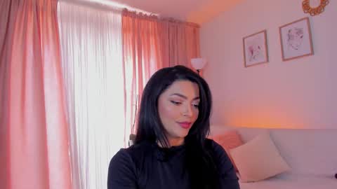 Miranda online show from November 2025 07:35:02 PM