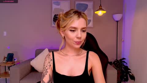 Snapshot of mirandashaw chatting on January 2025 11:49:02 PM Miranda Shaw online show from January 2025 11:49:02 PM