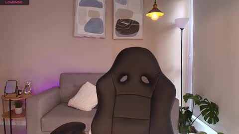 Snapshot of mirandashaw chatting on February 2025 08:21:01 PM Miranda Shaw online show from February 2025 08:21:01 PM