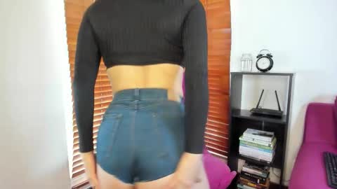 Snapshot of mirandasultry chatting on November 2025 03:33:02 PM miranda online show from November 2025 03:33:02 PM