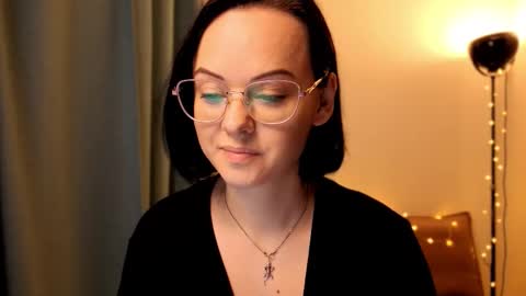 MiraSkyy online show from November 2025 06:51:01 PM