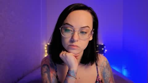 MiraSkyy online show from March 2026 04:33:01 PM