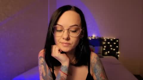 Snapshot of miraskyy chatting on June 2026 04:42:02 PM MiraSkyy online show from June 2026 04:42:02 PM