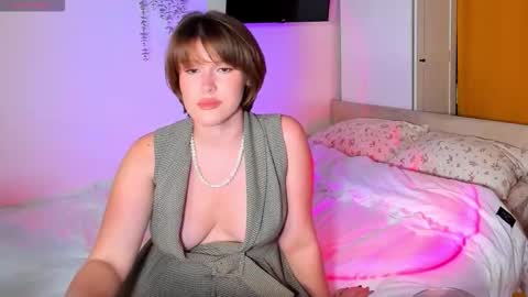 Shelley online show from September 2025 06:40:02 PM