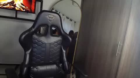 IYASHA online show from November 2025 10:42:02 PM