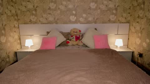 mishapallmer online show from April 2026 03:06:01 AM