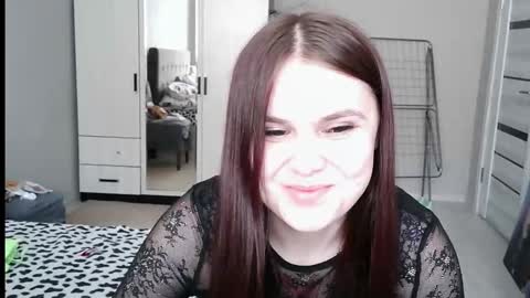 Mishelle online show from February 2026 12:00:01 PM