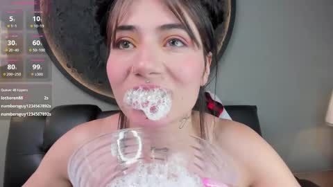 Charlotte online show from February 2025 09:52:02 PM