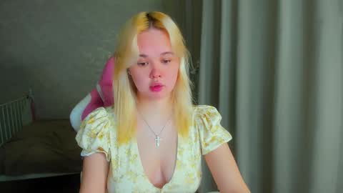 miss__selena online show from February 2026 07:15:01 PM